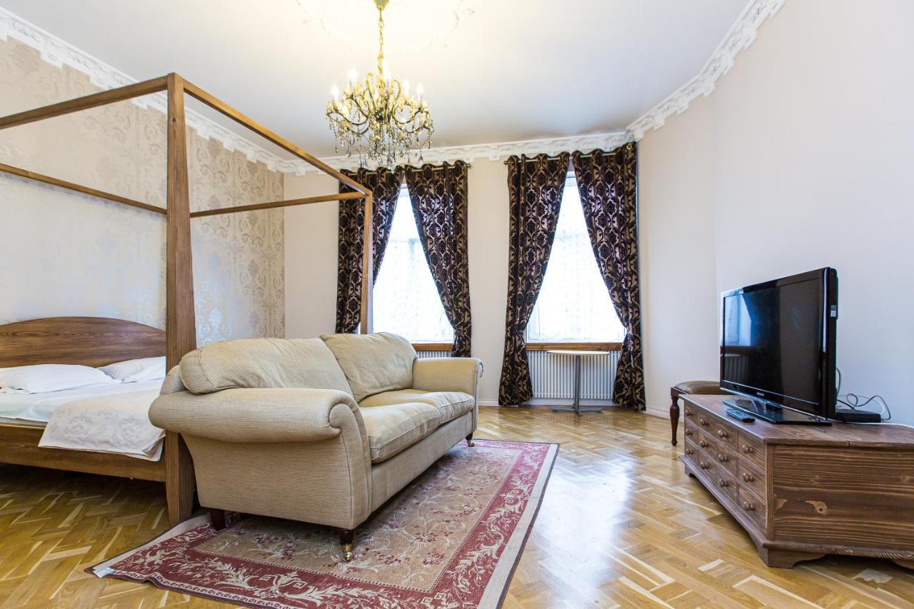 Австрійська Квартира В Центрі На Вулиці Михальчука 5 Leópolis Exterior foto
