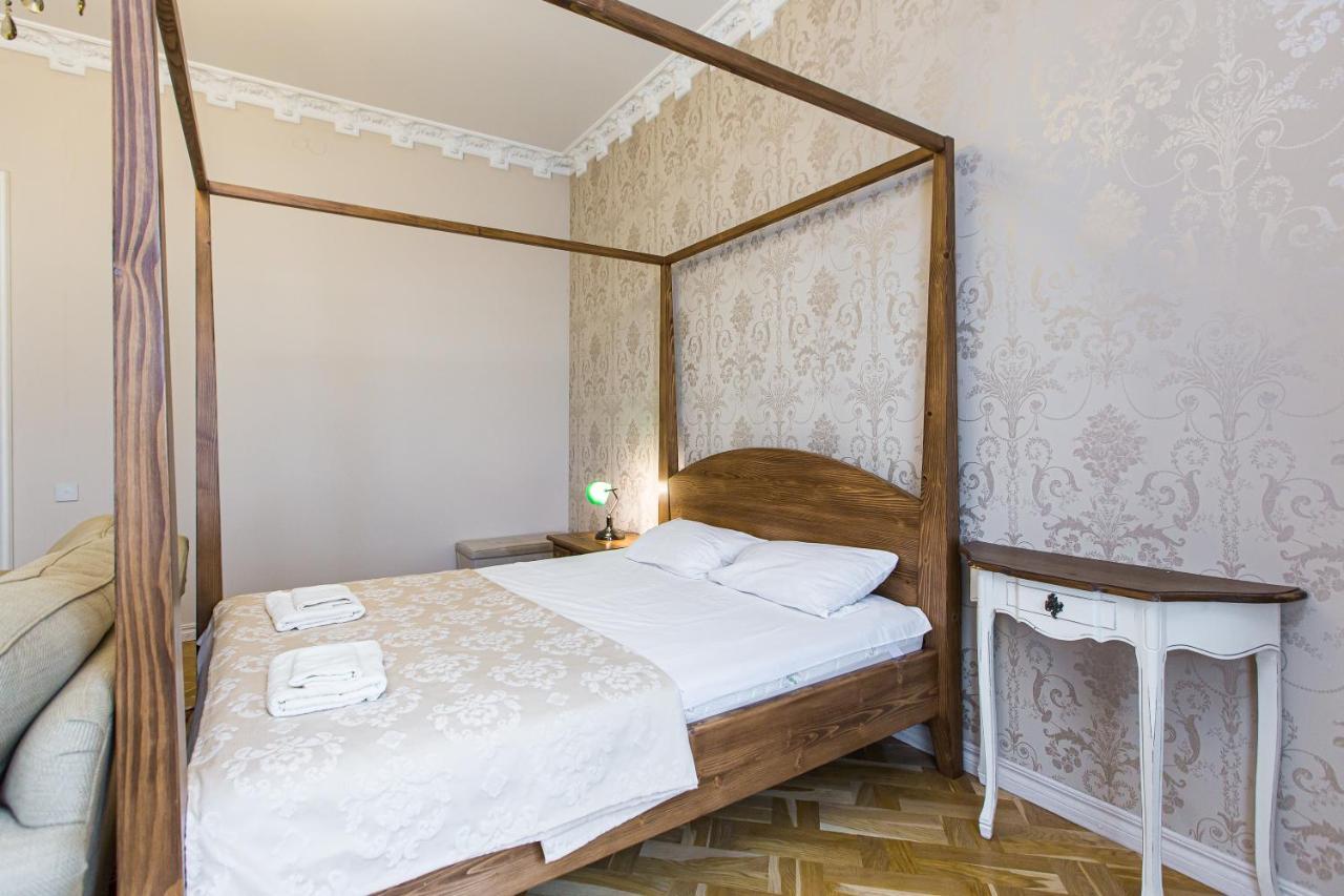 Австрійська Квартира В Центрі На Вулиці Михальчука 5 Leópolis Exterior foto
