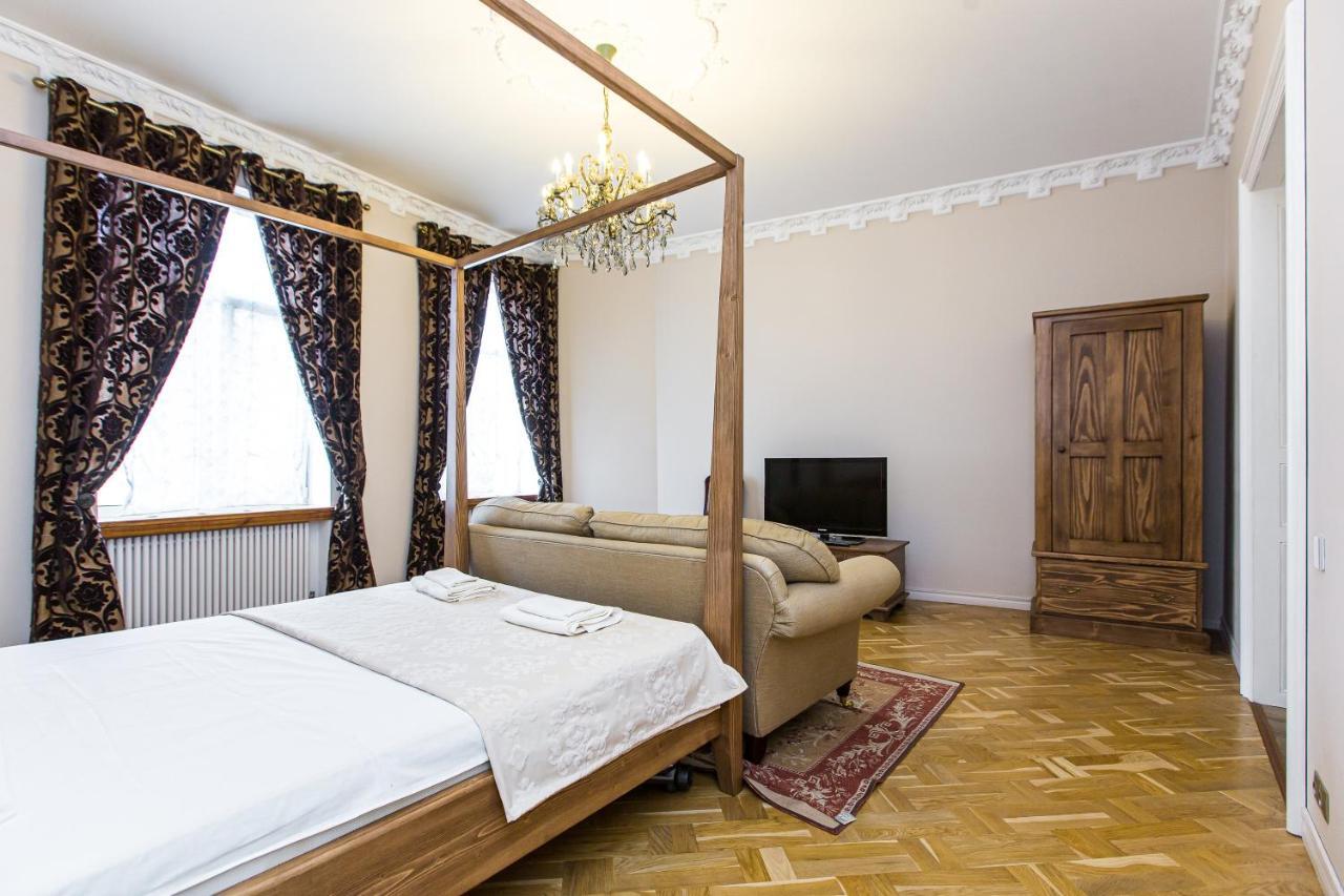 Австрійська Квартира В Центрі На Вулиці Михальчука 5 Leópolis Exterior foto