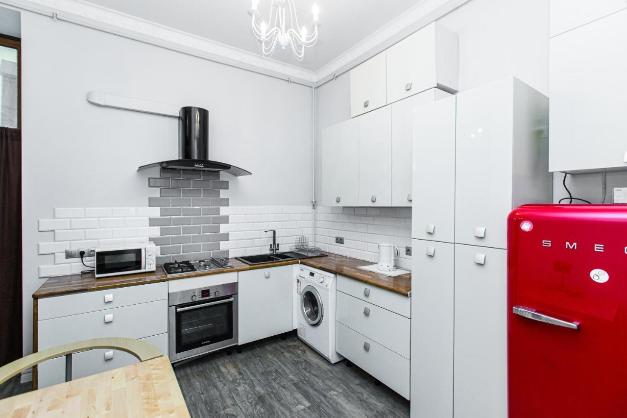 Австрійська Квартира В Центрі На Вулиці Михальчука 5 Leópolis Exterior foto